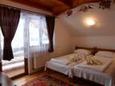 Cazare in Maramures - PENSIUNEA IN DEAL LA ANCUTA - Vadu Izei - click aici, pentru marirea pozei